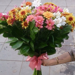 Праздничные букеты580