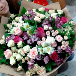 Праздничные букеты560